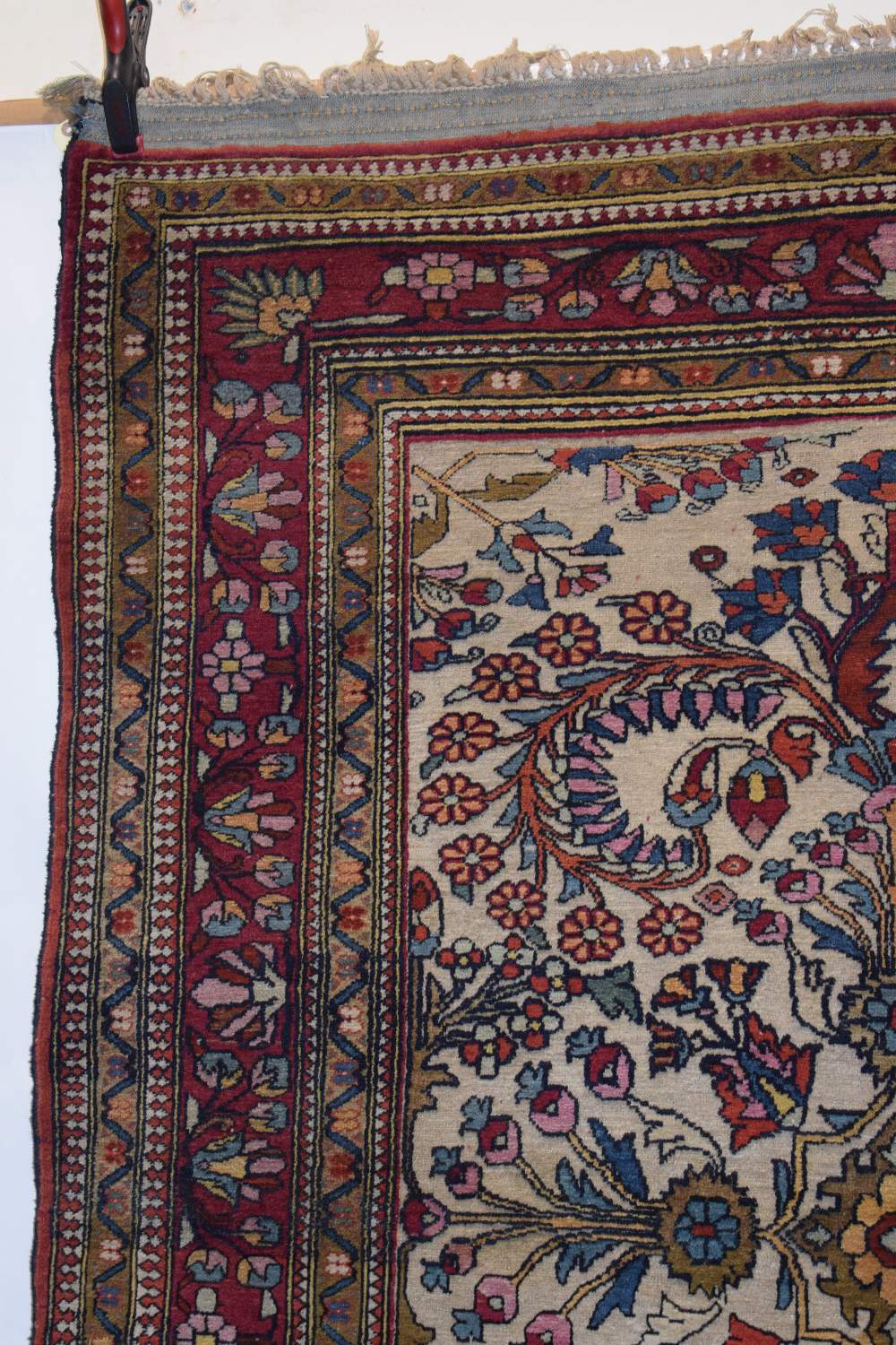 Esfahan rug, central Persia, circa 1930s, 6ft. 6in. x 5ft. 3in. 1.98m. x 1.60m. Very light surface - Image 4 of 9