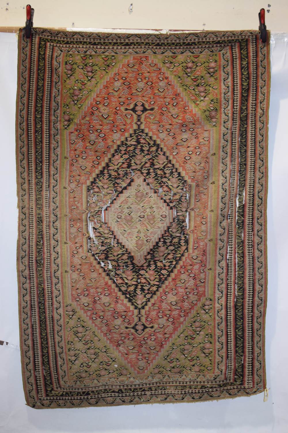 Senneh ghileem, north west Persia, circa 1920s-30s, 6ft. 6in. X 4ft. 5in. 1.98m. X 1.35m. Overall