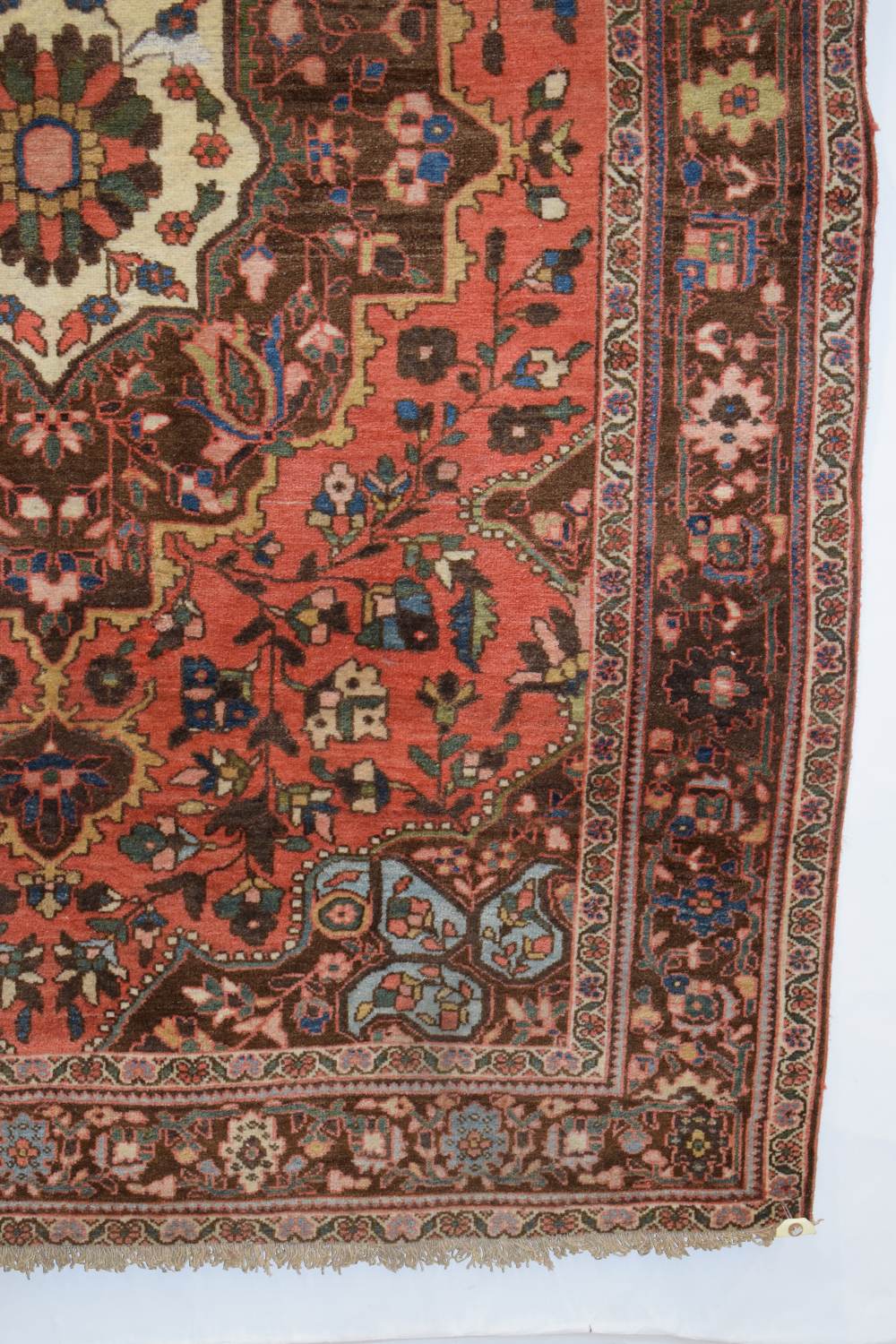 Saruk rug, north west Persia, circa 1930s-40s, 6ft. 8in. X 4ft. 8in. 2.03m. X 1.42m. Slight loss - Image 2 of 10