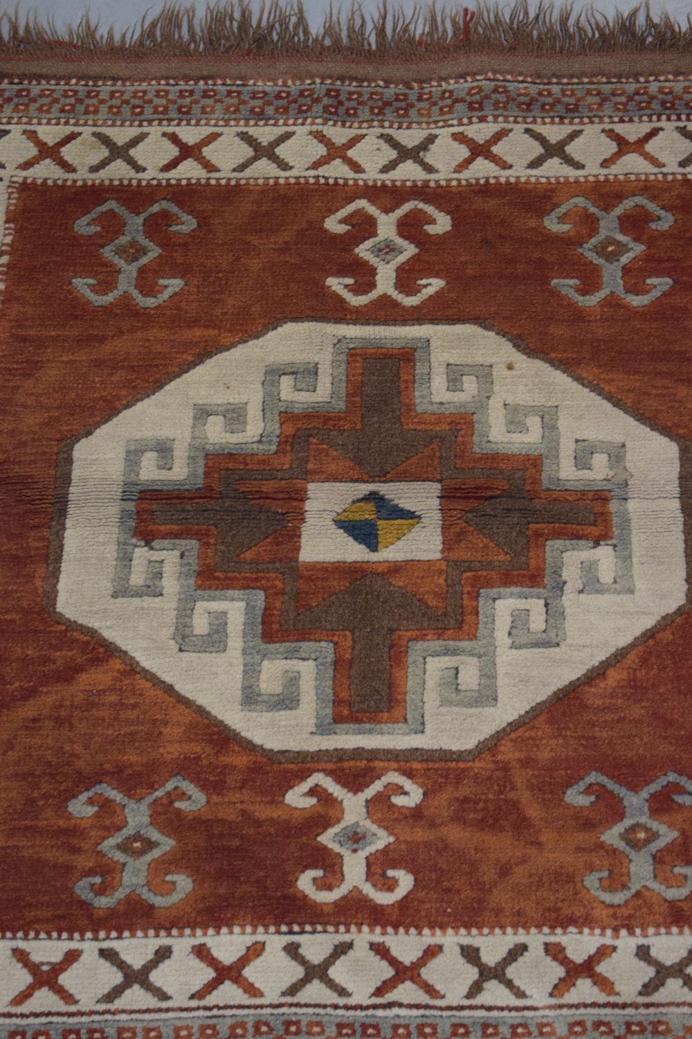 Two Anatolian rugs, the first: Konya kelim, central Anatolia, circa 1940s-50s, 4ft. 11in. X 3ft. - Image 16 of 17