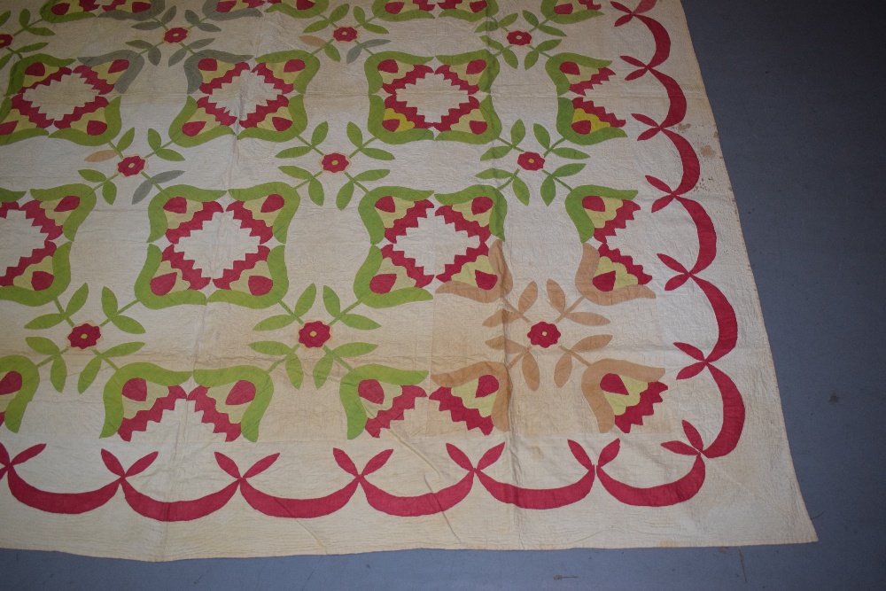 Attractive American applique quilt, mid-19th century, 84in., 213cm. sq. Unlined. Some time spots/ - Image 5 of 7