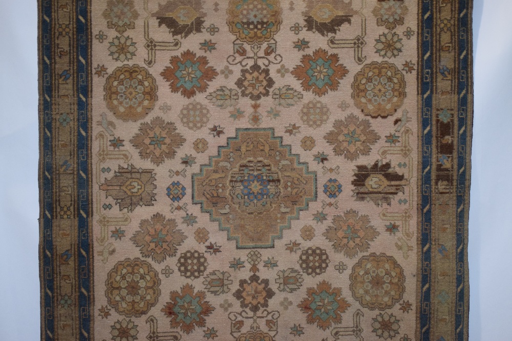 Malayer rug, north west Persia, second half 20th century, 6ft. x 4ft. 4in. 1.83m. x 1.32m. Overall - Image 3 of 6