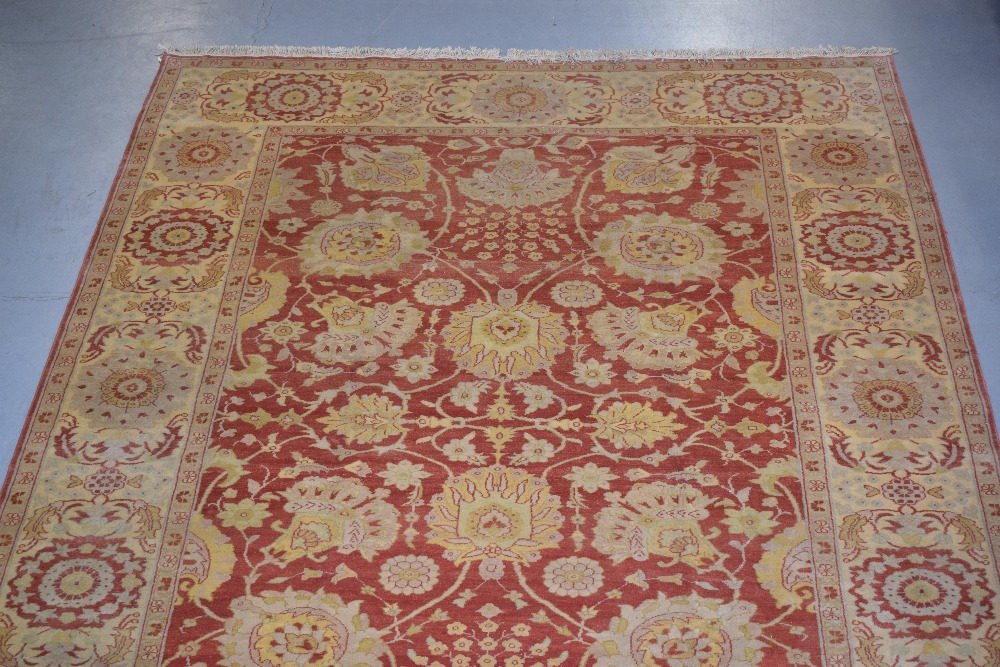 Decorative Egyptian 'Ziegler' carpet, recent production, 12ft. 4in. x 9ft. 2in. 3.76m. x 2.80m. Soft - Image 5 of 9