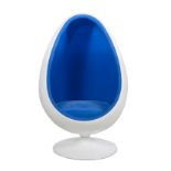 Mid-Century Modern White Fiberglass Egg Chair