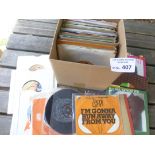 Records : 80+ UK issue Soul singles in box inc Sta