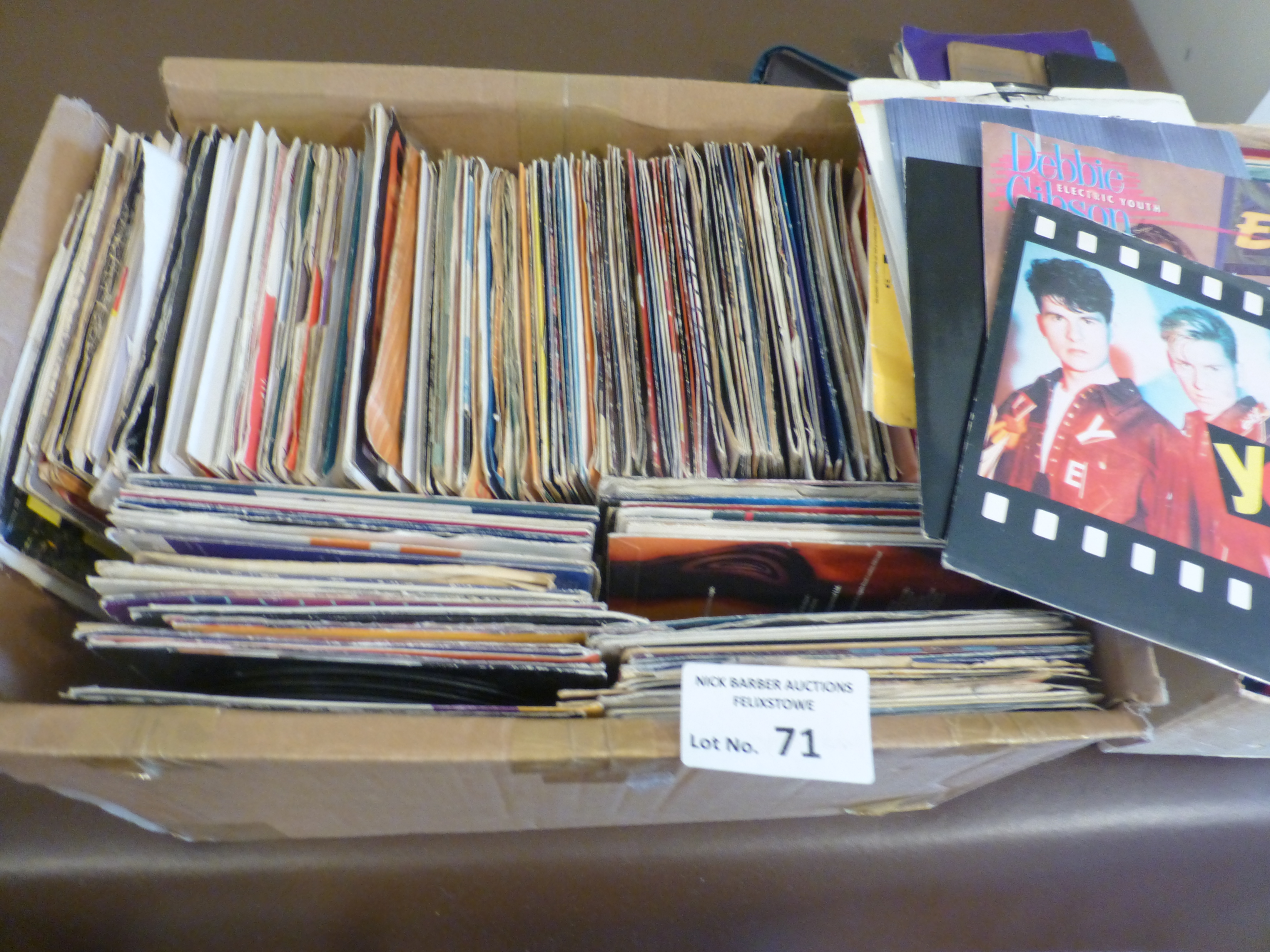 Records : Box of 200+ 7" singles 1970s/80s disco/p