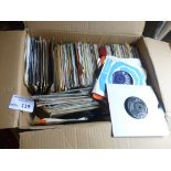 Records : Box of approx 250 singles 45's mixed lot