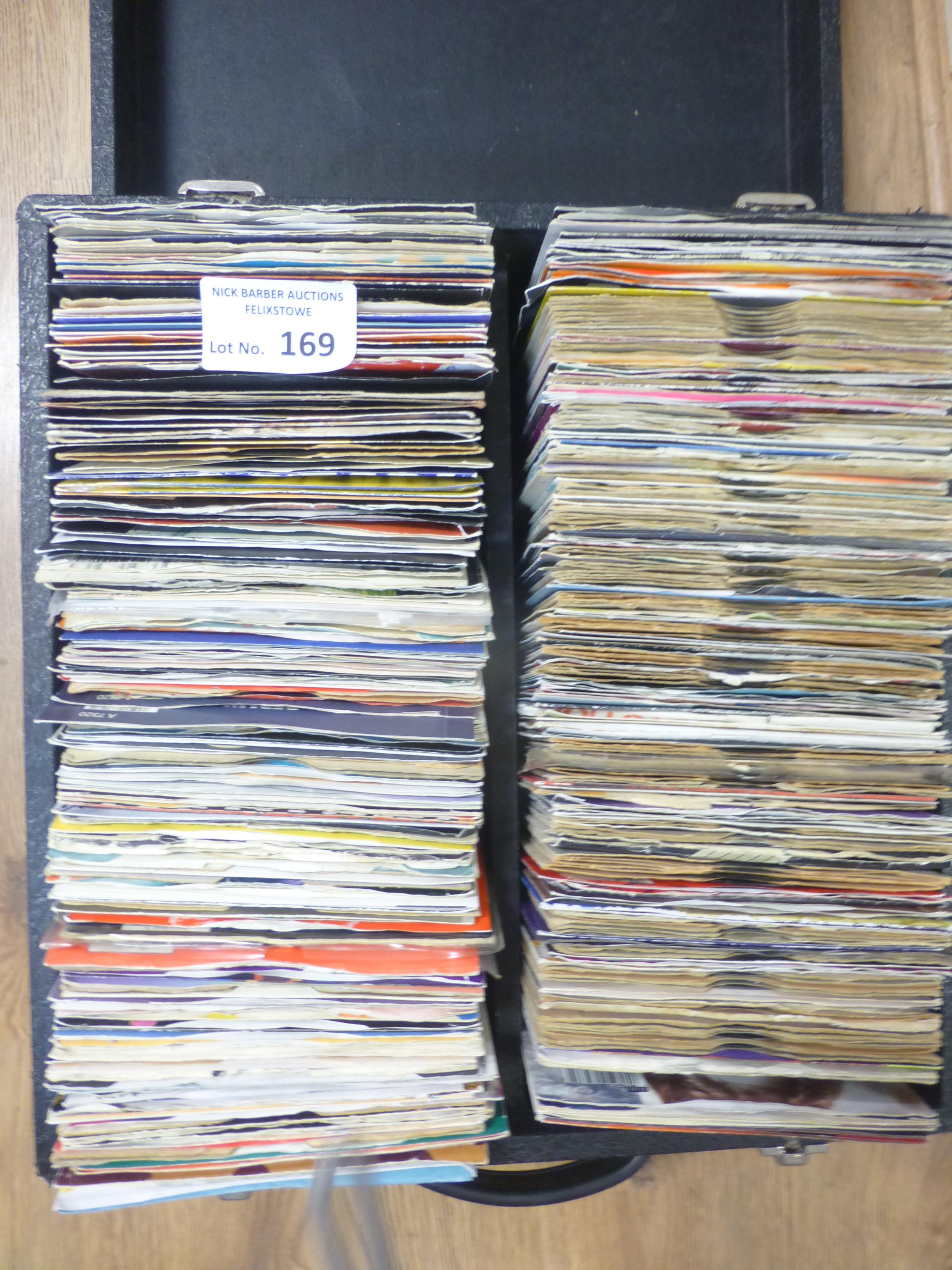 Records : Great crate of 7" 45's x300+ - very heav