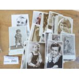 Postcards : Collection of 50 film cards 1930's/40'