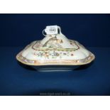 A circa 1800 Chamberlains Worcester tureen and cover with hand painted oriental design of exotic