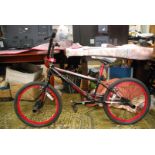 A ''Schwinn Status'' black,