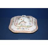 A circa 1800 Chamberlains Worcester tureen and cover with hand painted oriental design of exotic