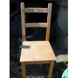 Wooden kitchen chair in Pine.