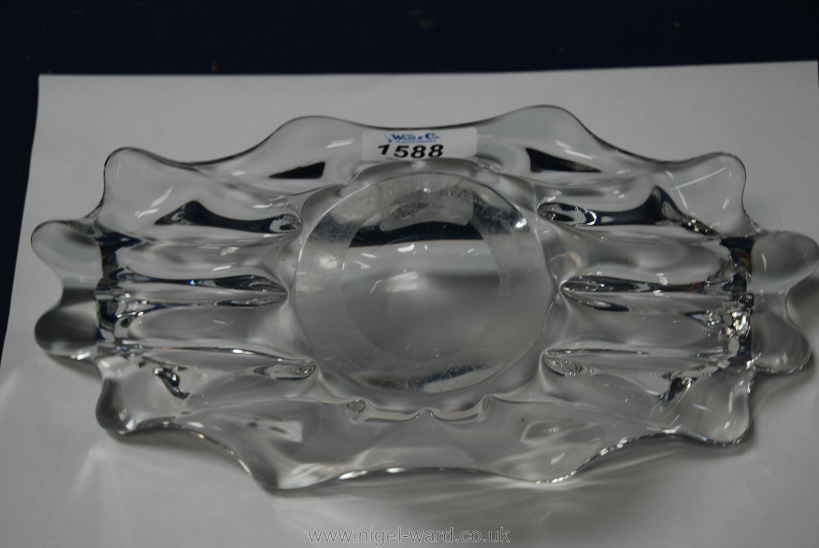 A vintage Daum very heavy crystal glass elongated star-shaped bowl, signed Daum Nancy France, - Image 2 of 4