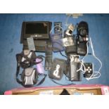 Quantity of cameras including Canon Power Shot S50 (5mp),