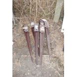 6 x metal posts.