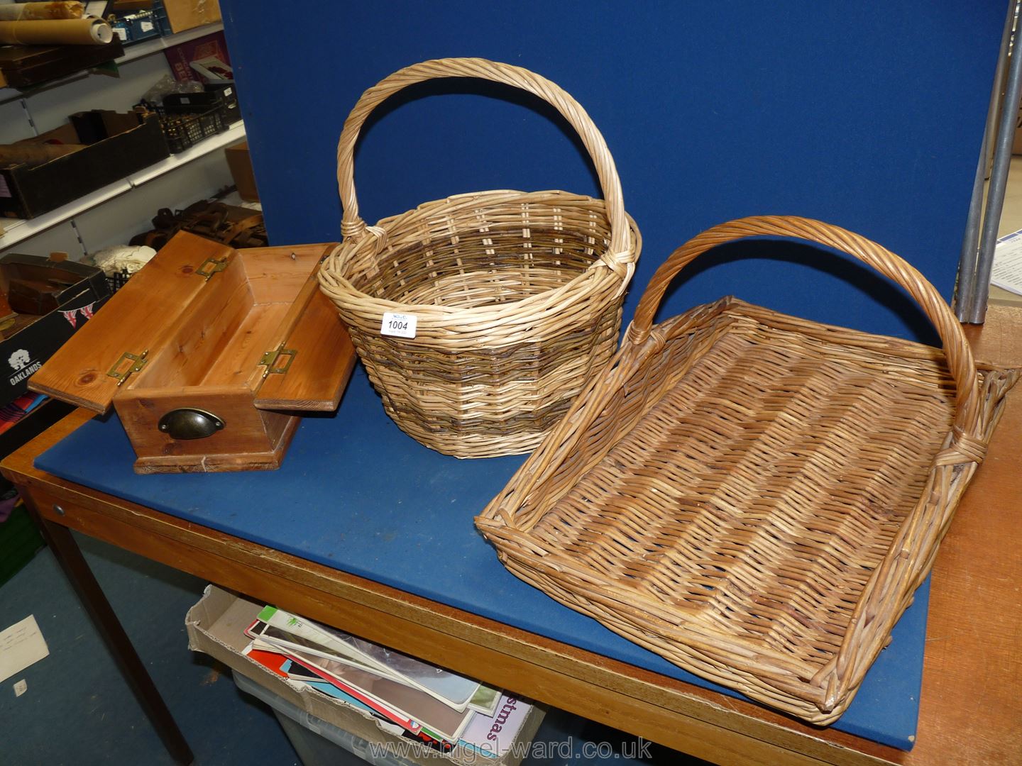A vintage pine box, trug and basket. - Image 2 of 2