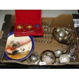 A good quantity of plated items including toast racks, dishes, cruets, cake stands.