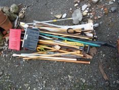 Quantity of garden tools, curtain poles, snow shovel,