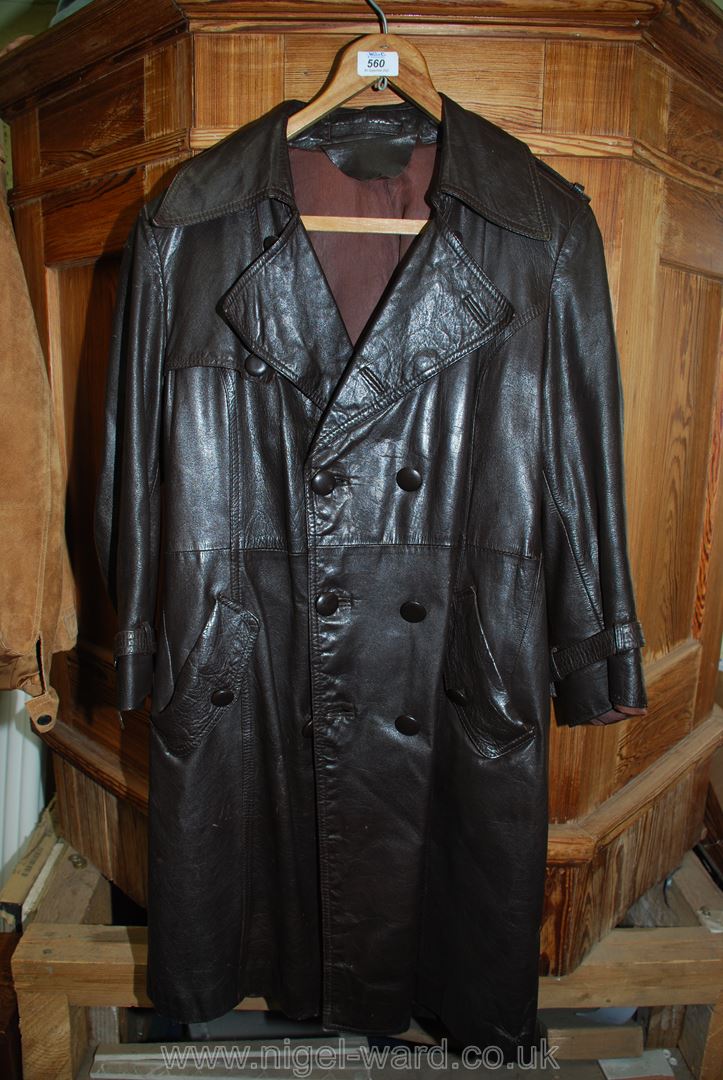 Gent's dark brown leather 3/4 length coat approx. 30".
