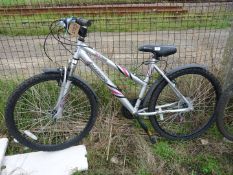 18 speed Shock Wave XT350 mountain bike with front suspension forks