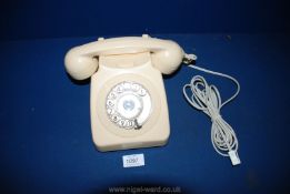 A cream coloured vintage Telephone, no. 746, GNA 73.