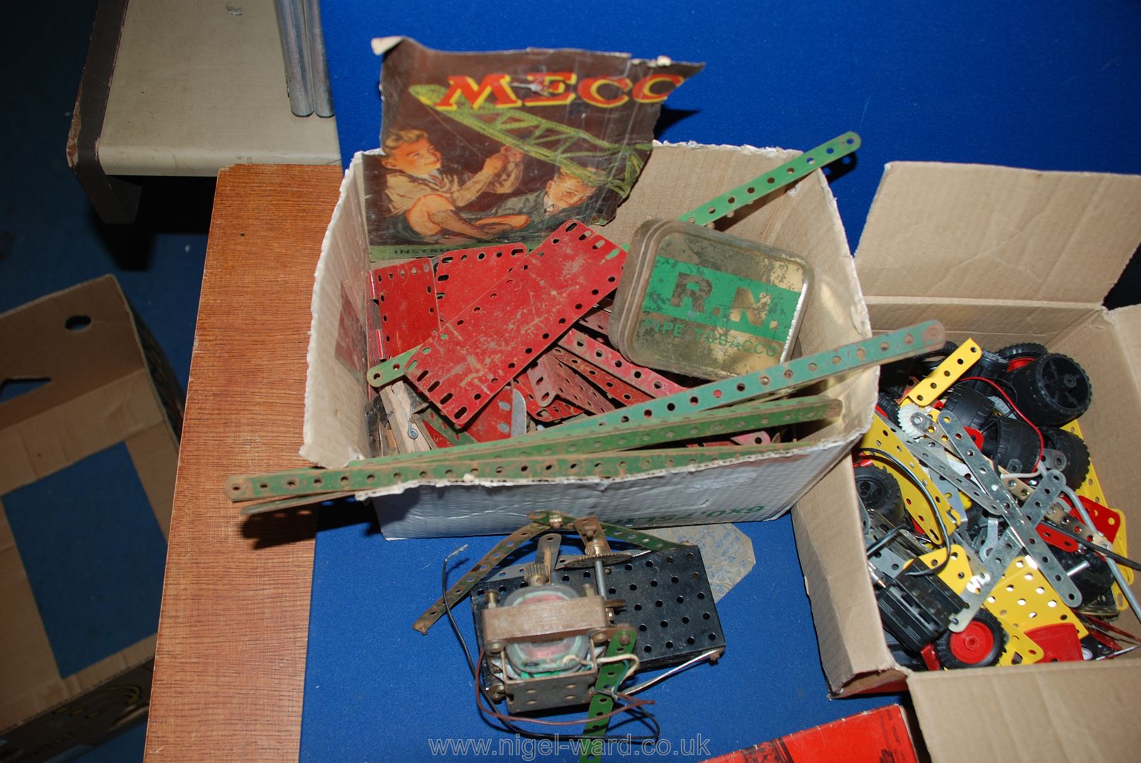 A box of assorted Meccano plus "Making a Plane" tin. - Image 5 of 5