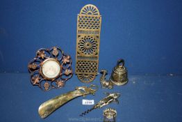 A quantity of small brass items including shoe horn, door plaque, cork screw,