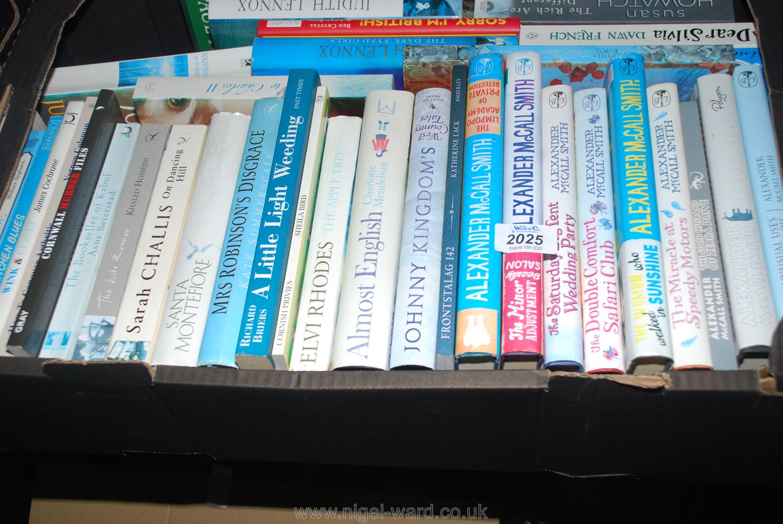 Two boxes of novels: Susan Sallis, - Image 2 of 2