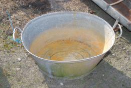 Galvanised tin bath, 26'' x 20''.