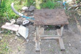 Hand operated small rising table/jack