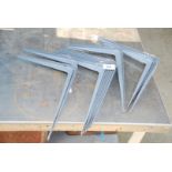 Quantity of shelf brackets