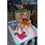 Shopping bag, cuddly teddy bear, dolls, etc.
