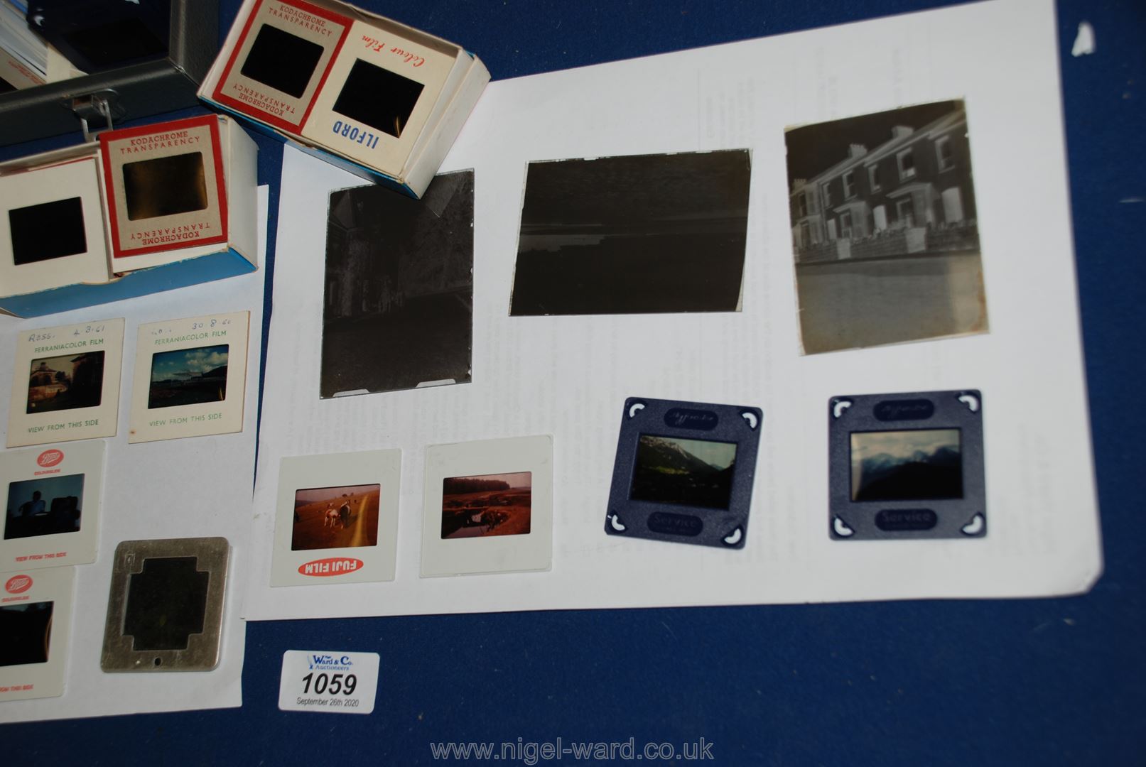 A quantity of miscellaneous film slides including holiday destinations, lanscapes, - Image 2 of 2