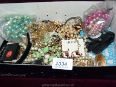 Miscellaneous costume jewellery, beads, brooches, wrist watches etc.
