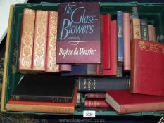 A crate of books to include Daphne du Maurier 'The Glass Blower's',