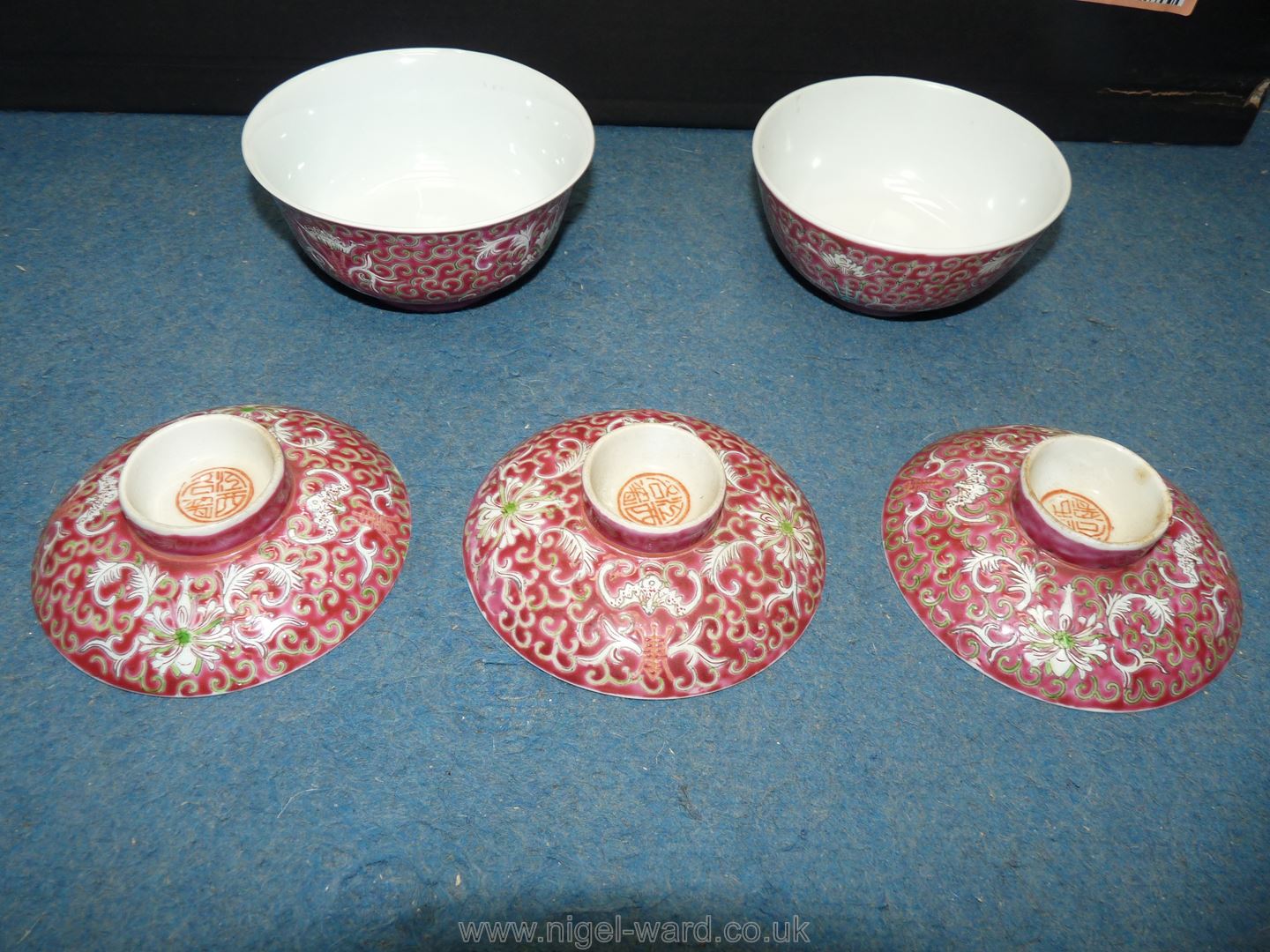 A quantity of oriental dinnerware including plates, rice bowls and covers/stands, spoons etc, - Image 6 of 35