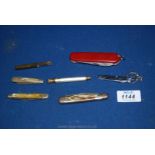 A small quantity of penknives including small fruit knives,