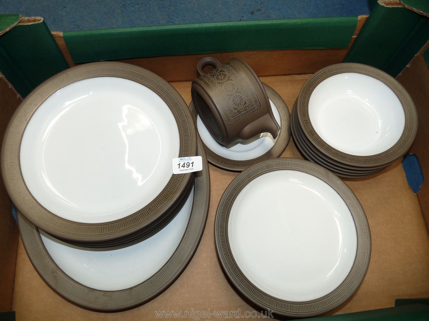 A Hornsea 'Palatine' part Dinner service to include a meat plate, six dinner plates,