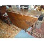 A good and most substantial circa 1700 period Oak drop-leaf,