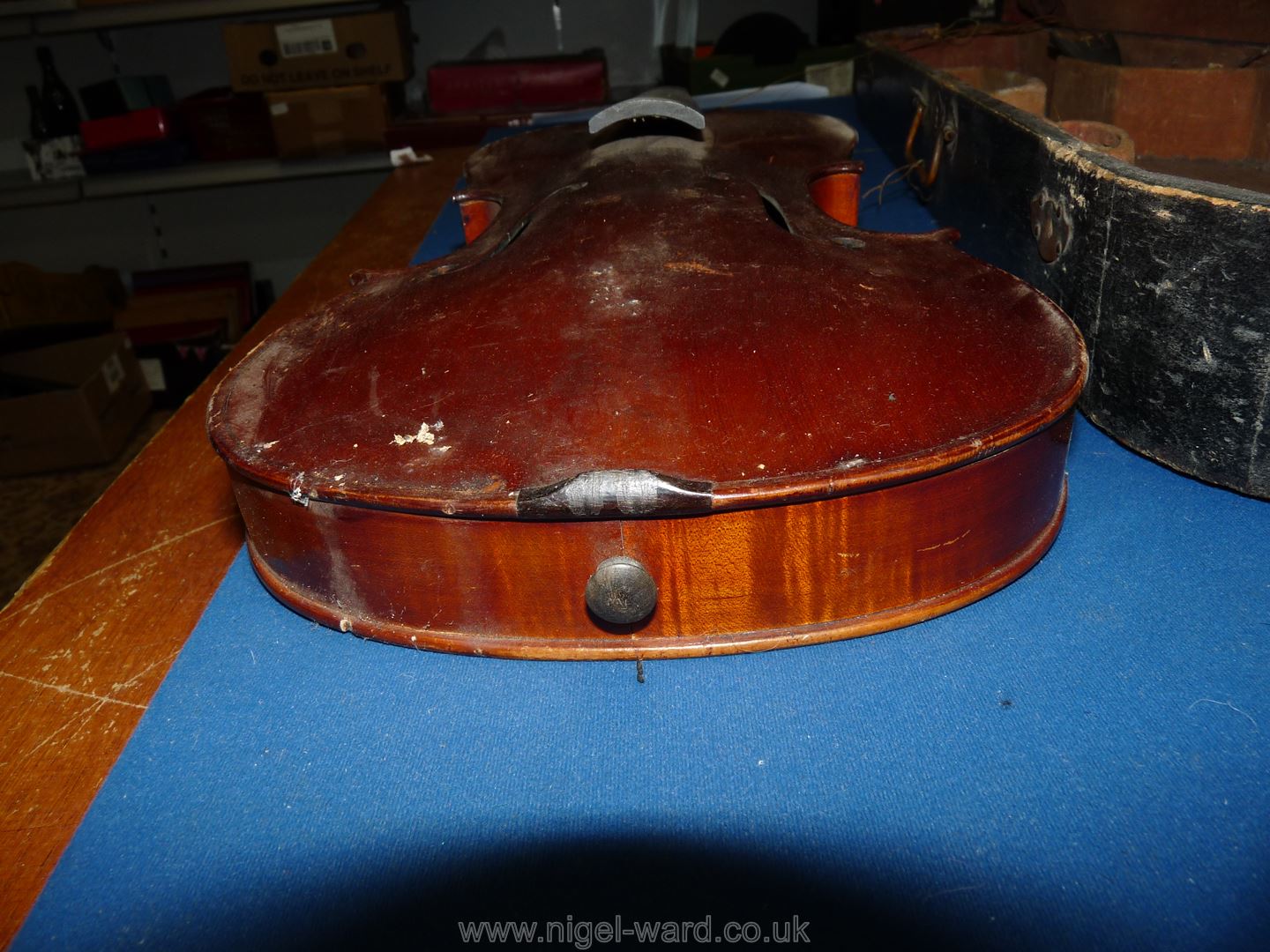 A Nippon made Violin, body 14" long, total length 23", (violin and case both a/f). - Image 5 of 7