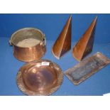 A quantity of copper to include a plate with floral border, a rectangular tray with Japanese scene,
