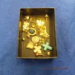 Twenty grams of assorted 9ct & 18ct gold jewellery