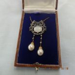 A necklace set with Cabochon moonstones,