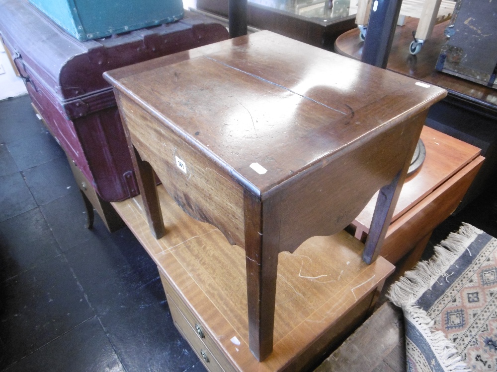 MAHOGANY COMMODE