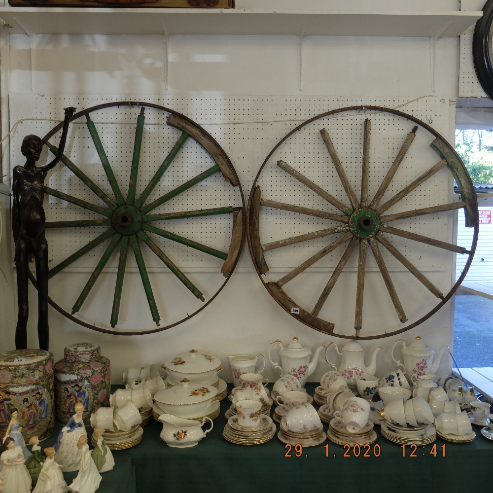 Two Victorian wheels and a old ladder - Image 2 of 4