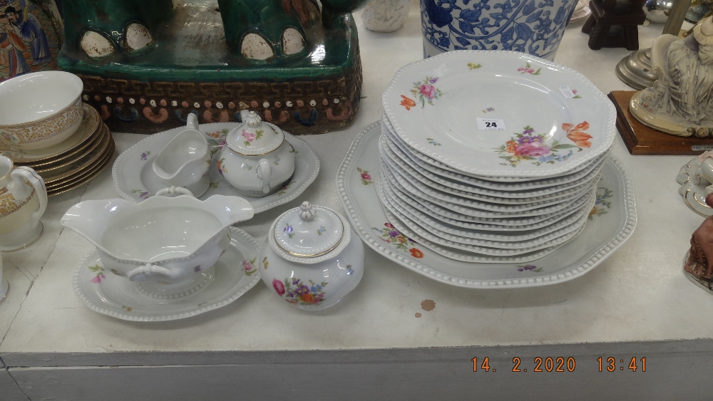 A Rosenthal floral decorated porcelain part dinner set - Image 3 of 3