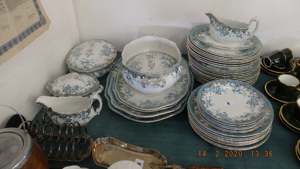 A hadron blue and white dinner set - Image 3 of 3