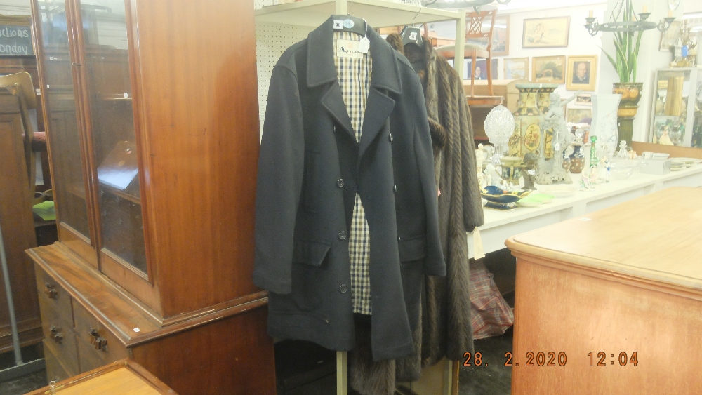 A gentleman's aquasectum coat - Image 2 of 2