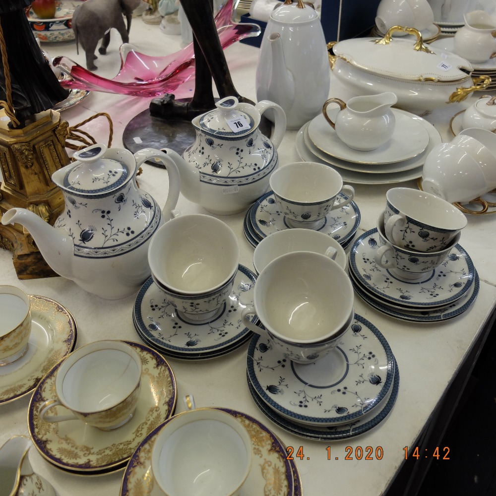 A Royal Doulton Cambridge blue and white tea and coffee service - Image 5 of 9